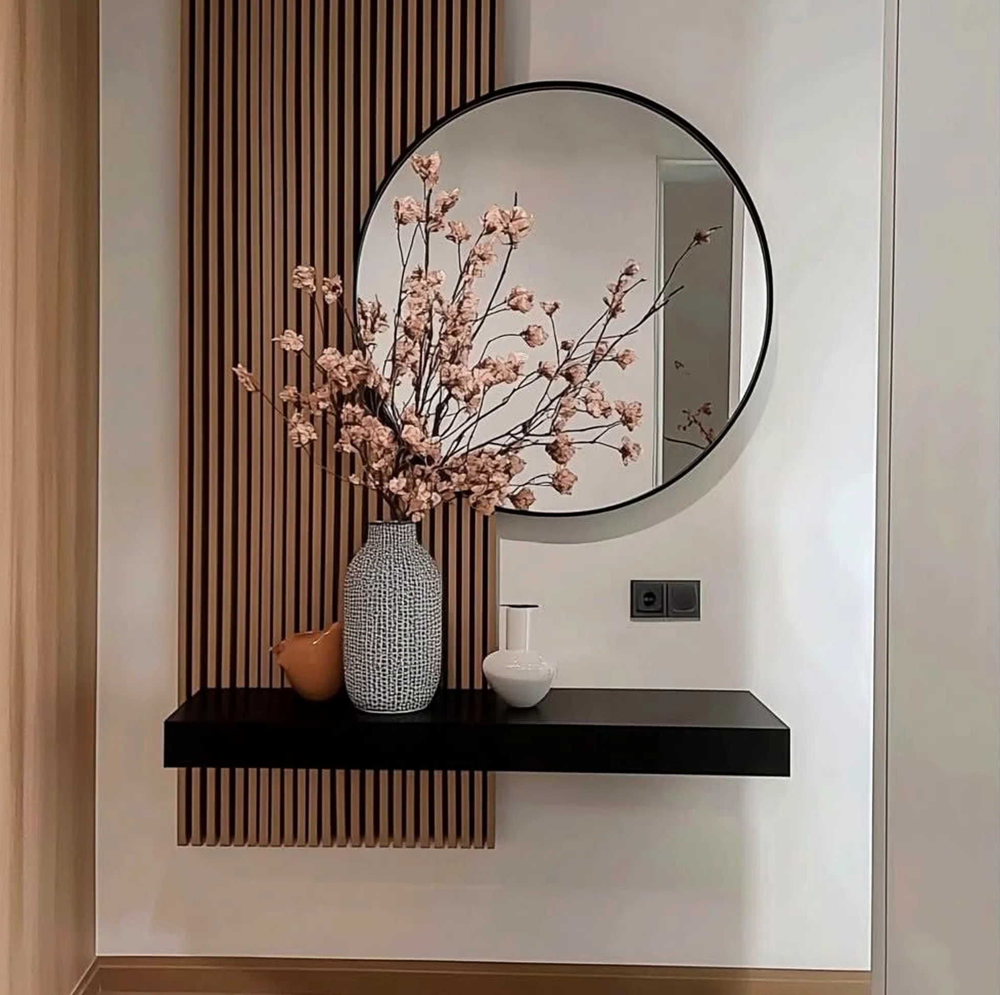 Sunny compact workspace introduces rhythm into the arrangement, keeping the atmosphere ready for quiet use.