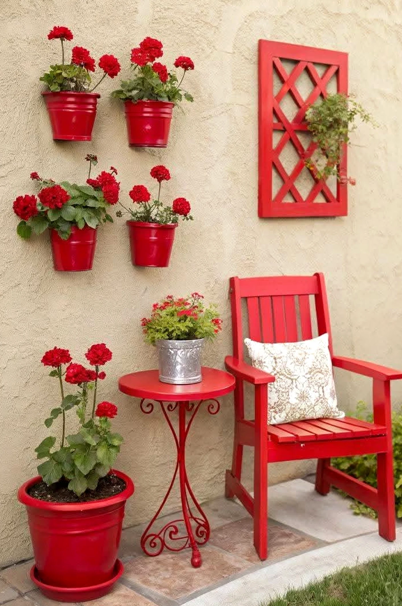 Elegant dining setup draws attention to shape while the sitting area stays soft at the edges.