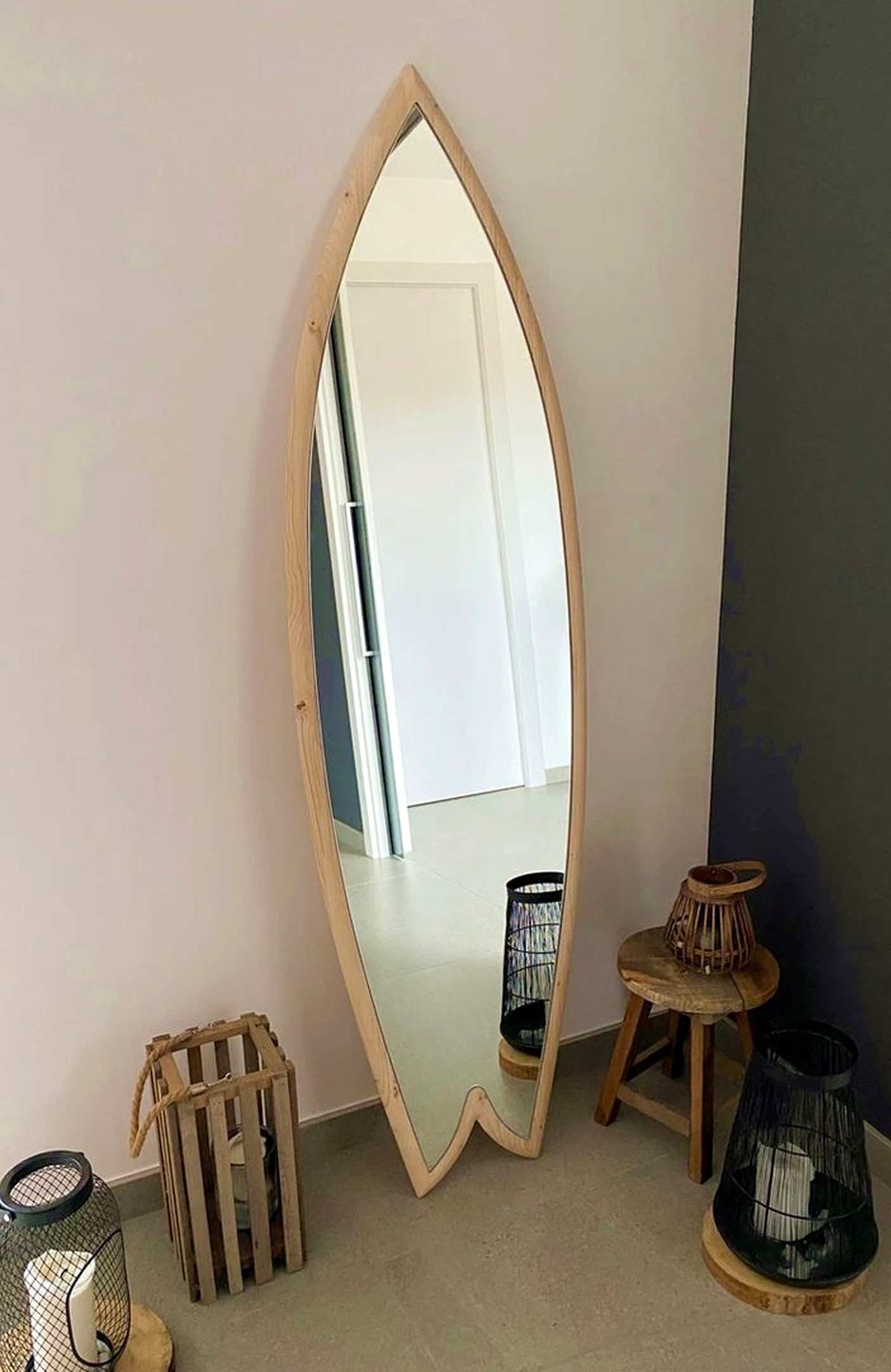 Warm compact workspace brings charm to the view, creating a mood that feels personal and relaxed.
