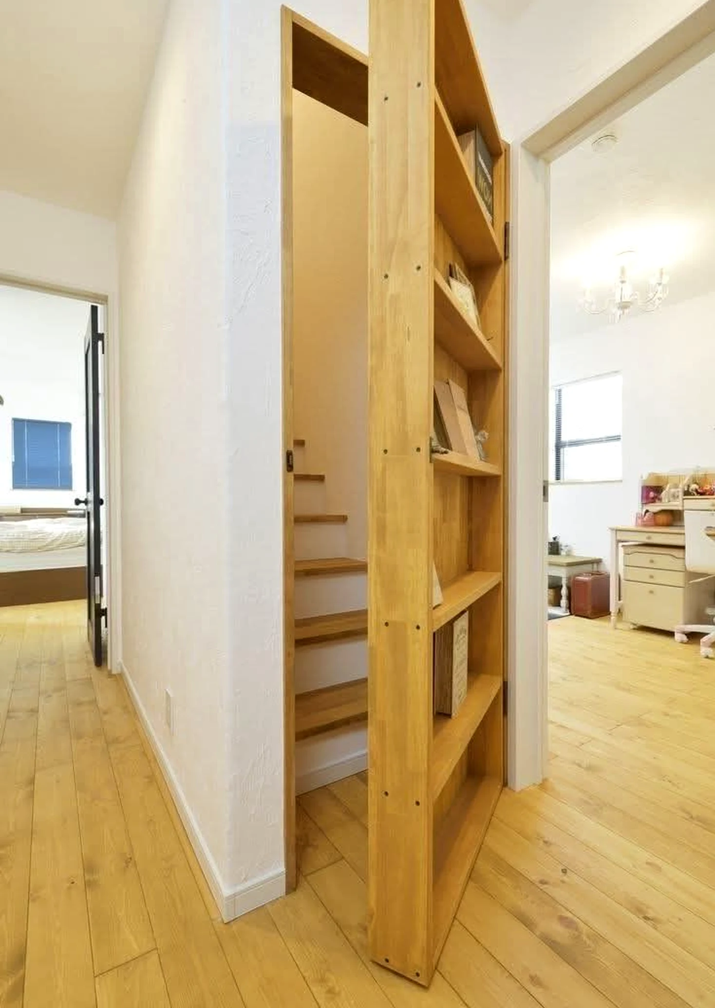 Elegant wood shelving draws attention to contrast while the arrangement stays bright but not busy.